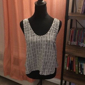 Floral criss cross back tank top